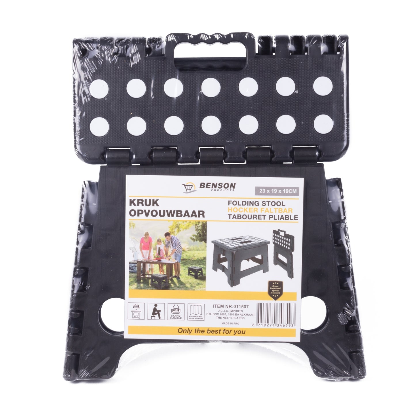 erpackter schwarzer Klapphocker mit Etikett „Benson Products“. Aufdruck mit Abbildungen und Produktinformationen in mehreren Sprachen.