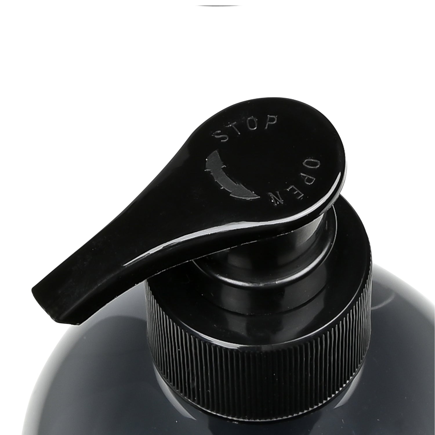 Nahaufnahme des schwarzen Pumpkopfes mit Drehverschluss und Beschriftung „STOP“ und „OPEN“.