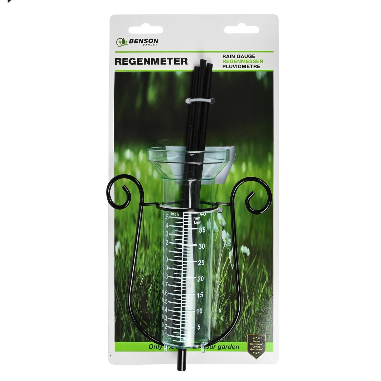 Verpackter Regenmesser mit Halterung und drei schwarzen Steckstangen; Skala des durchsichtigen Kunststoffbehälters zeigt Messwerte in Millimetern und Inch an, Produktname „Regenmeter“ oben auf der Verpackung.