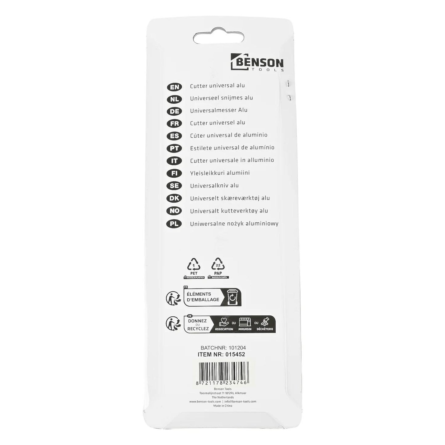 Rückseite der Verpackung eines Universalcutter-Messers mit mehrsprachiger Produktbezeichnung, Recycling-Symbolen und Herstellerangaben in Schwarz-Weiß-Design.