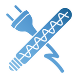 Symbolgrafik mit einem blauen Eurostecker und einer stilisierten Glühbirne, die sich kreuzen; die Glühbirne ist schräg mit weißer Zickzacklinie versehen, Farbverlauf von hell- zu dunkelblau.