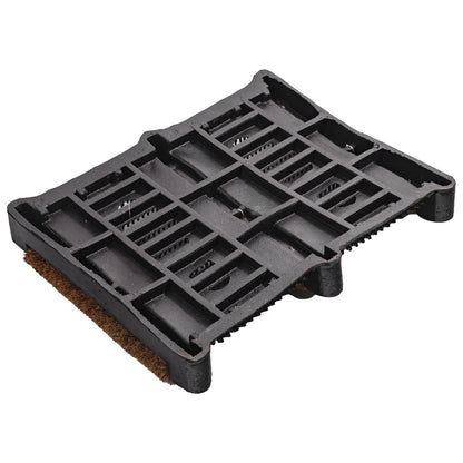 Unterseite des Schuhabstreifers mit verstärktem schwarzen Gitterrahmen aus Gummi.