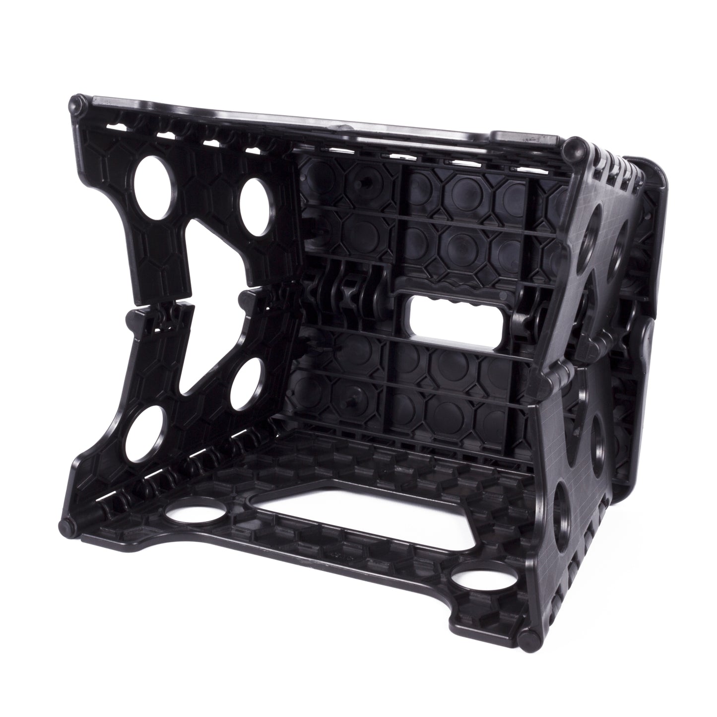 Schwarzer Klapphocker in umgedrehter Position. Die Unterseite zeigt das Innenraster und die Scharniere, die das Zusammenklappen ermöglichen.