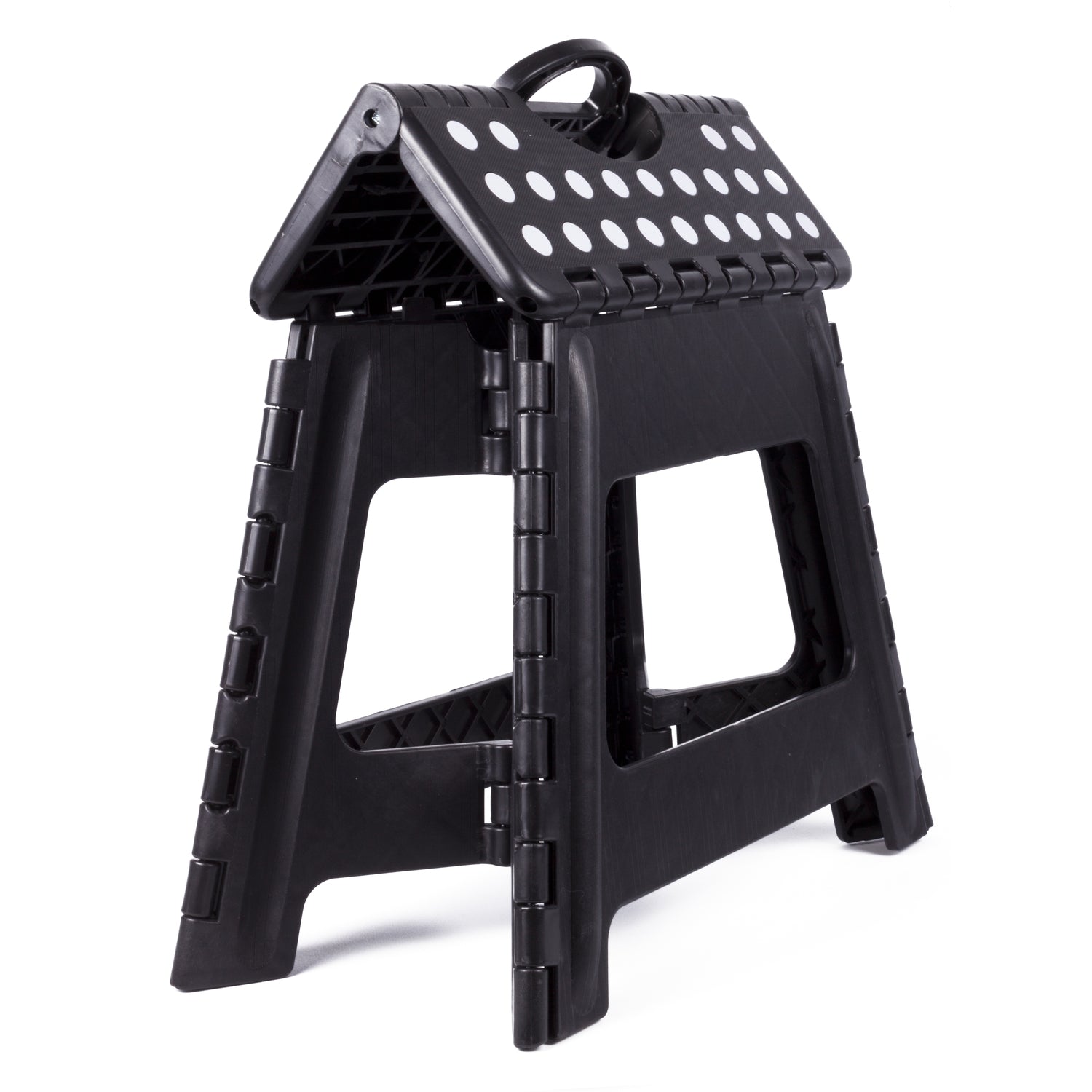 Zusammengeklappter schwarzer Klapphocker mit weißen Punkten auf der Sitzfläche und integriertem Tragegriff, stehend auf weißem Hintergrund.