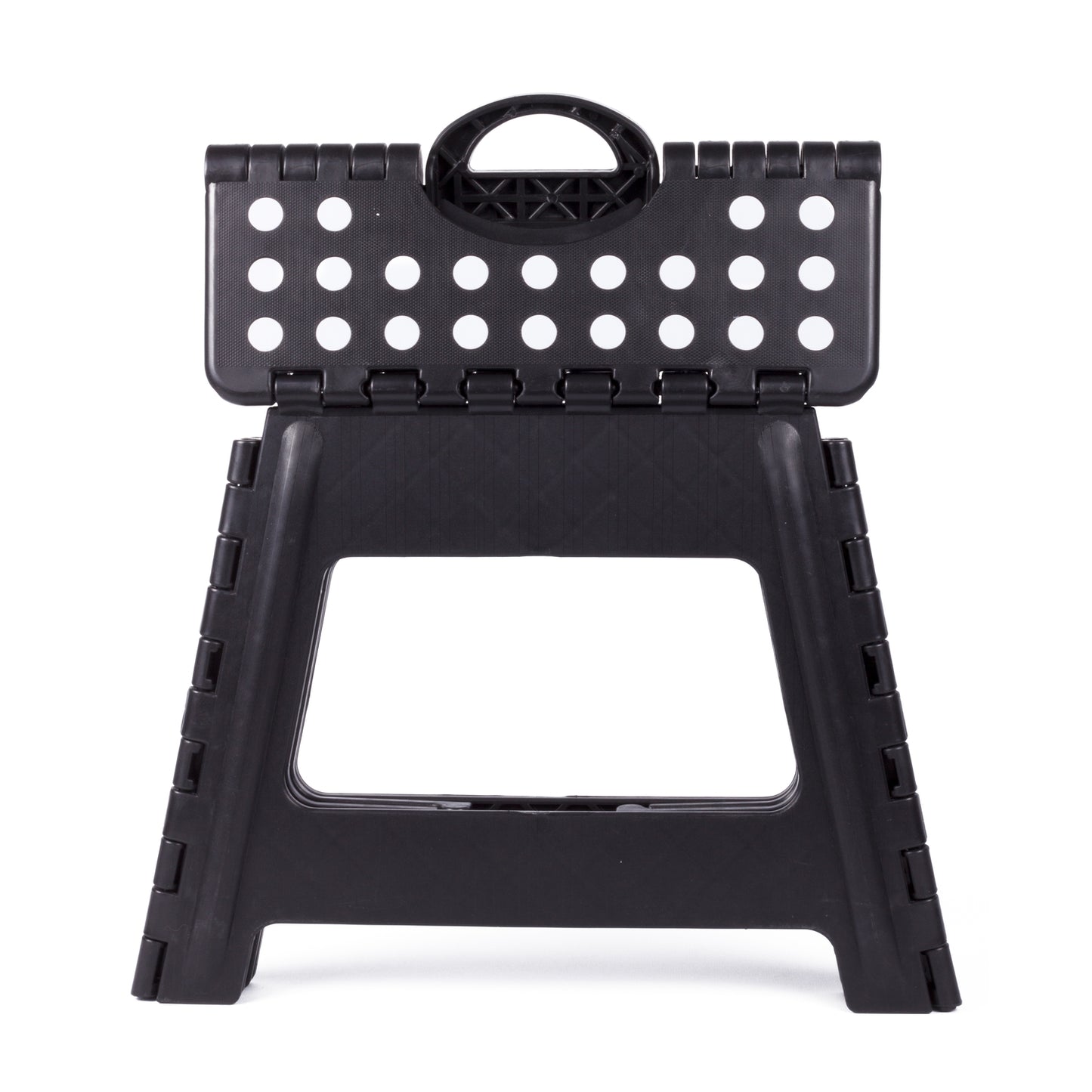 Schwarzer Klapphocker mit weißen Punkten auf der Sitzfläche, vollständig zusammengeklappt und frontal stehend auf weißem Hintergrund.