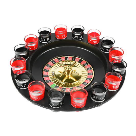 Trinkspiel in Form eines Roulettespiels mit goldener Drehscheibe und 16 nummerierten Schnapsgläsern in Rot und Schwarz, die kreisförmig um das Rad angeordnet sind.
