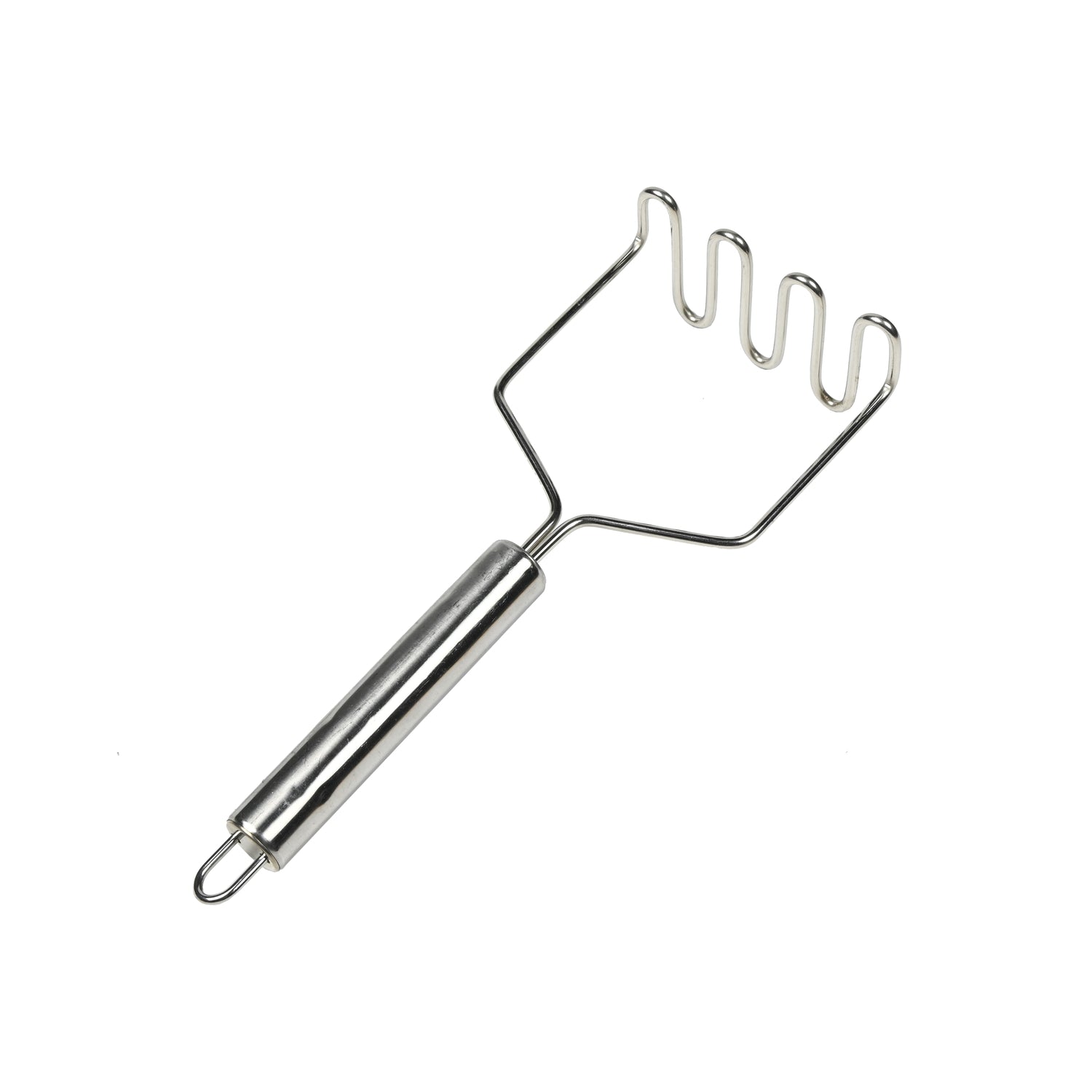 Metallischer Kartoffelstampfer mit zylindrischem Griff und gewellter, aus Draht geformter Stampffläche, schräg auf weißem Hintergrund liegend.