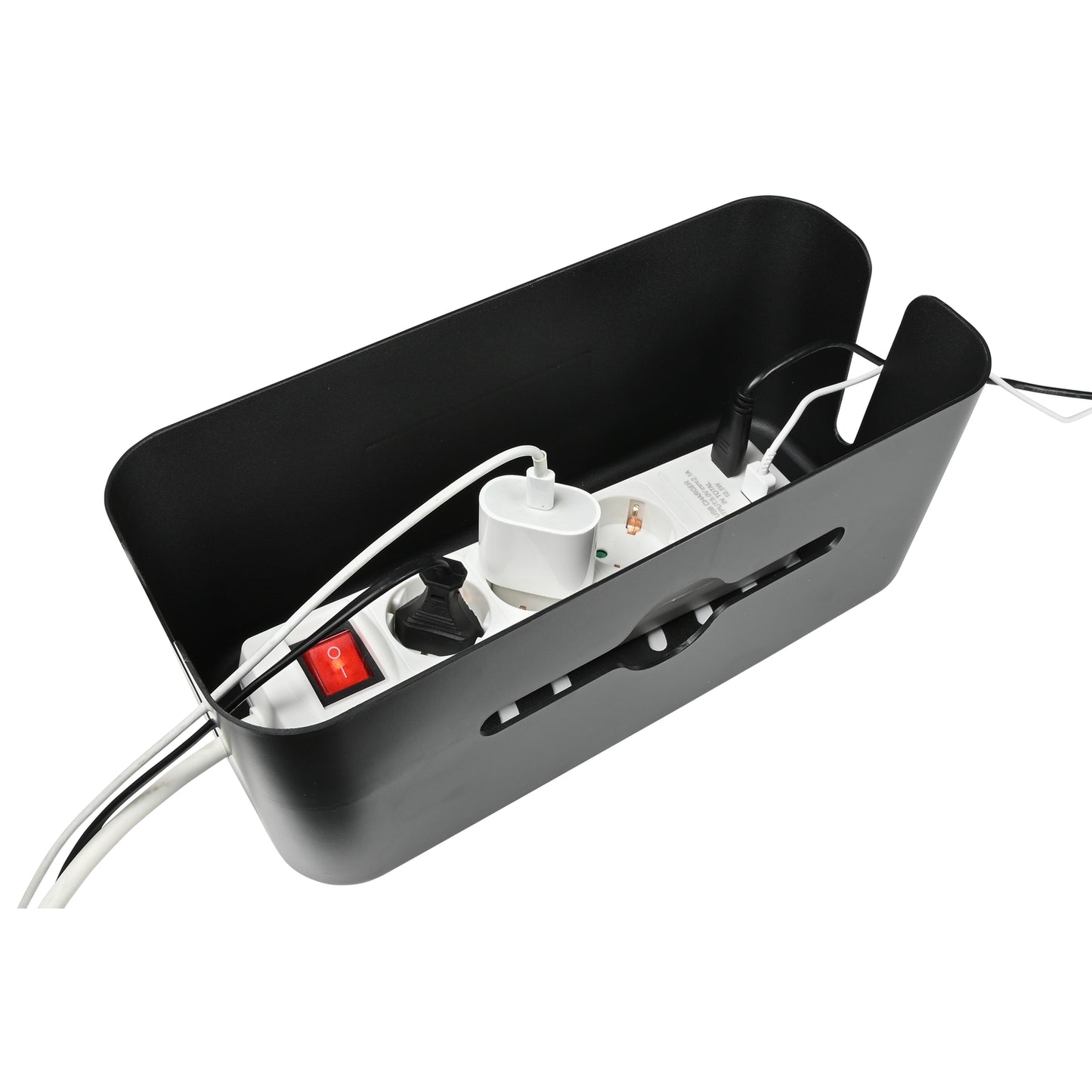 Geöffnete schwarze Kabelbox mit eingesetzter Steckdosenleiste und angeschlossenen Kabeln.