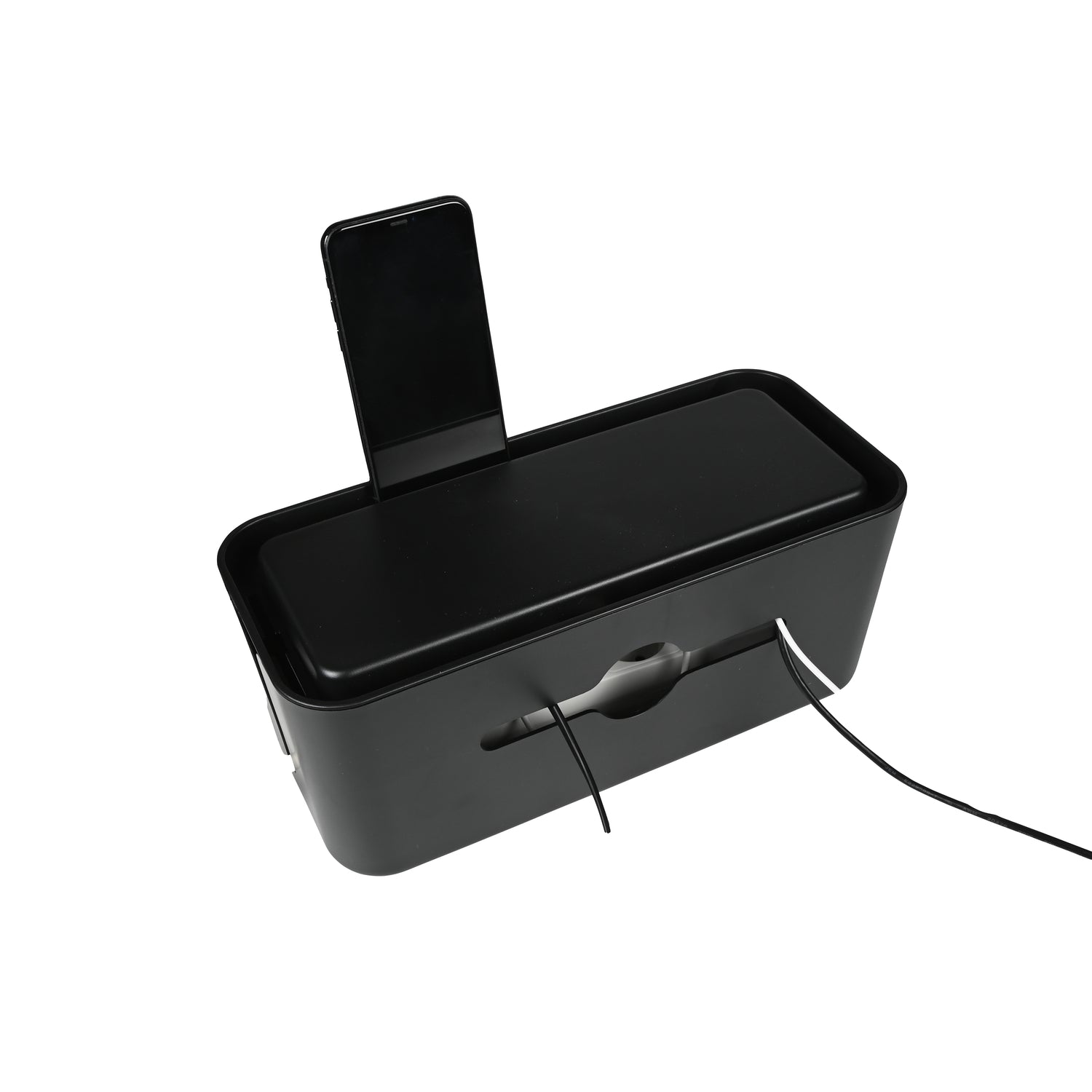 Geschlossene Kabelbox mit herausgeführten Kabeln und einem auf dem Deckel stehenden Smartphone.
