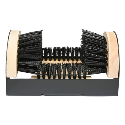 Frontansicht eines Schuhabstreifers mit schwarzen Bürsten auf Boden- und Seitenflächen, eingefasst in einem schwarzen Metallrahmen mit seitlichen Holzplatten.