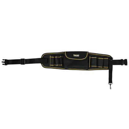 Schwarzer Werkzeug-Gürtel mit gelben Nähten und mehreren Fächern, elastischen Halterungen und einer mittigen Tasche mit Klappe, auf weißem Hintergrund liegend.