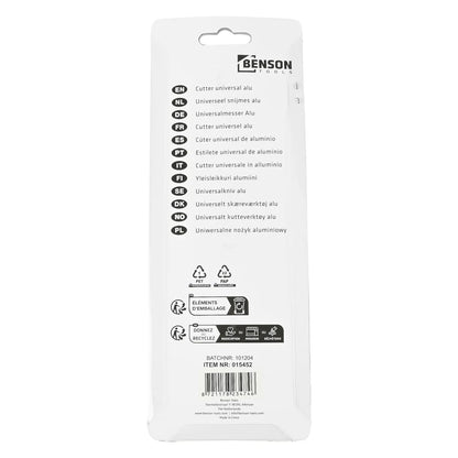 Rückseite der Verpackung eines Universalcutter-Messers mit mehrsprachiger Produktbezeichnung, Recycling-Symbolen und Herstellerangaben in Schwarz-Weiß-Design.