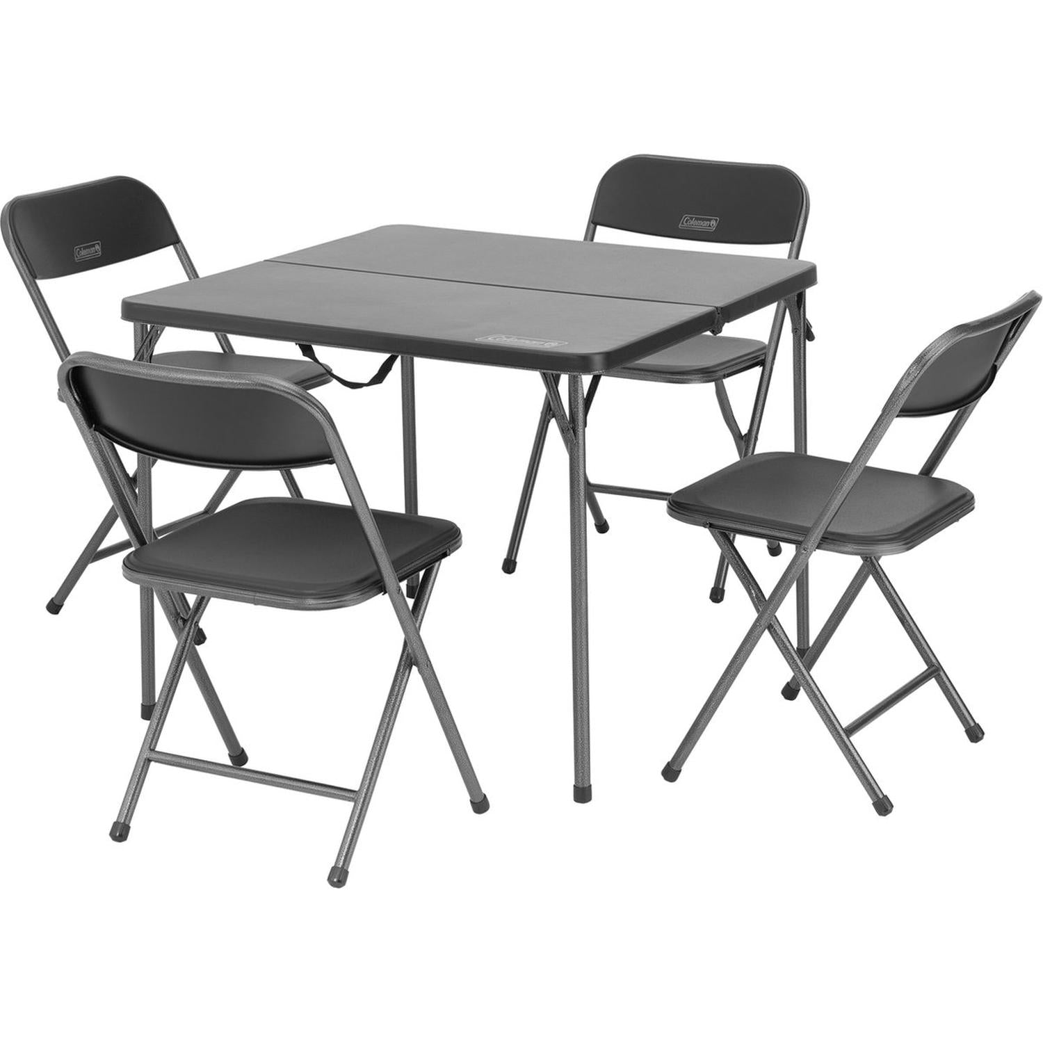Schwarzes klappbares Campingtisch-Set mit quadratischem Tisch und vier klappbaren Stühlen aus Metall und Kunststoff, freistehend aufgebaut vor weißem Hintergrund.