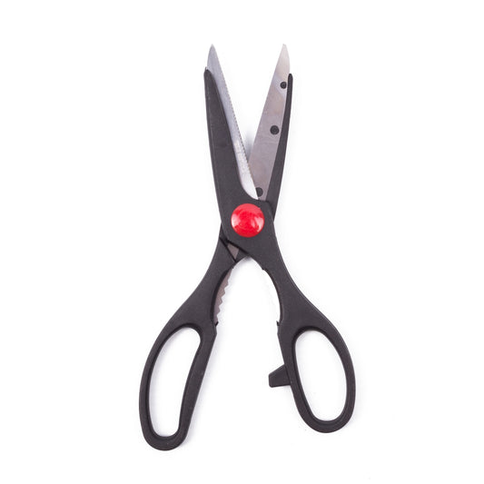 Schwarze Haushaltsschere mit zwei Metallklingen, einem roten Gelenkpunk­t und zwei ovalen Grifföffnungen, leicht geöffnet auf weißem Hintergrund.