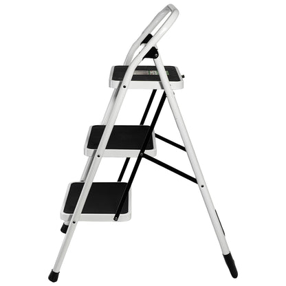 Seitenansicht einer weißen Klappleiter mit drei schwarzen Stufen und Querstreben zur Stabilisierung.