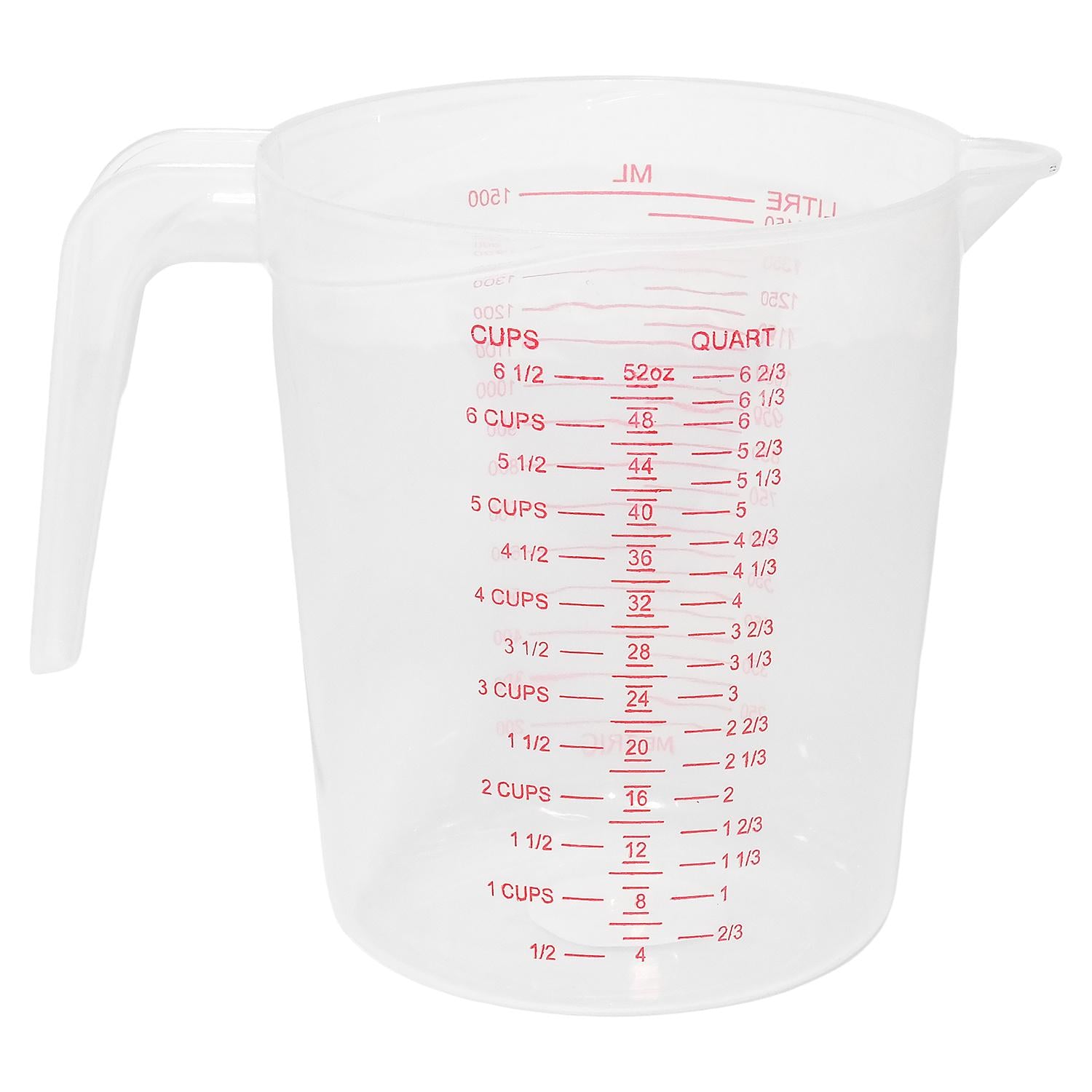 Transparenter Messbecher mit roter Skala für Cups, Quart und Milliliter sowie Ausguss und Griff, freigestellt auf weißem Hintergrund.