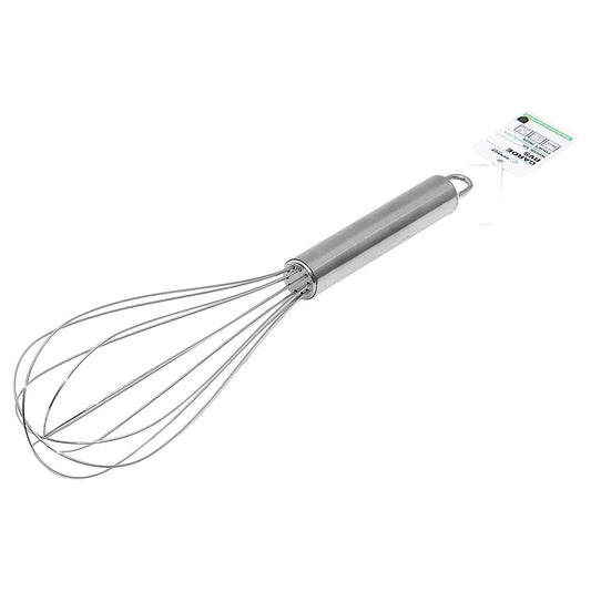 Edelstahl-Schneebesen mit zylindrischem Metallgriff und mehreren feinen Drahtschlaufen, seitlich liegend dargestellt, mit angehängtem Produktetikett, vor weißem Hintergrund.